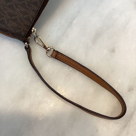 Michael Kors Signature Logo Saffiano Leather Mid-sized Wristlet Clutch Wallet - Picture 10 of 14